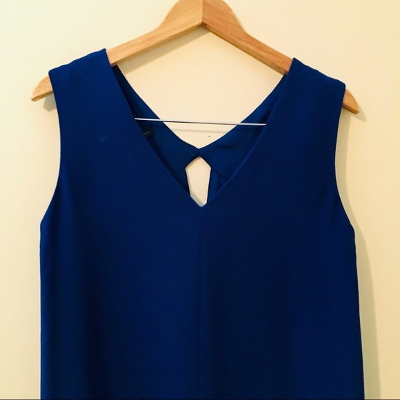 Mango | V-Neck Cut-Out Crepe Shift Dress - Picture 4 of 7